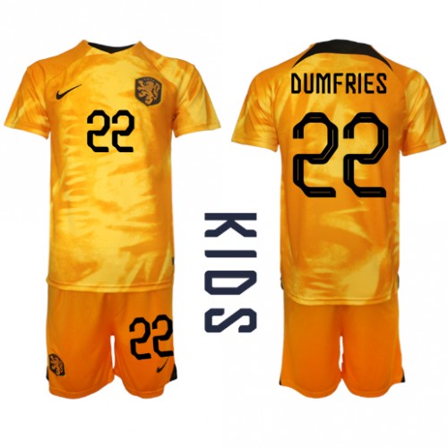 Fotballdrakt Barn Nederland Denzel Dumfries #22 Hjemmedraktsett VM 2022 Kortermet (+ Korte bukser)
